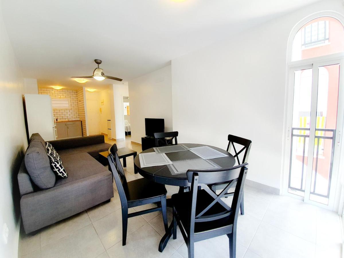 Best House Paola Torrevieja Luaran gambar
